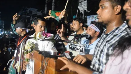 গণহত্যাকারীদের বিচারের আওতায় আনতে হবে