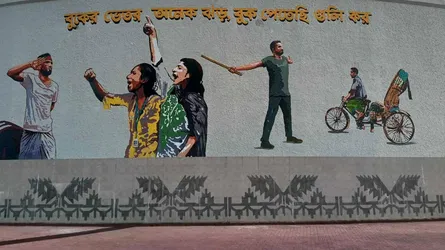 পদ্মা সেতুতে ‘জুলাই বীরত্ব’ ও ‘আত্মত্যাগ’ গ্রাফিতি উদ্বোধন