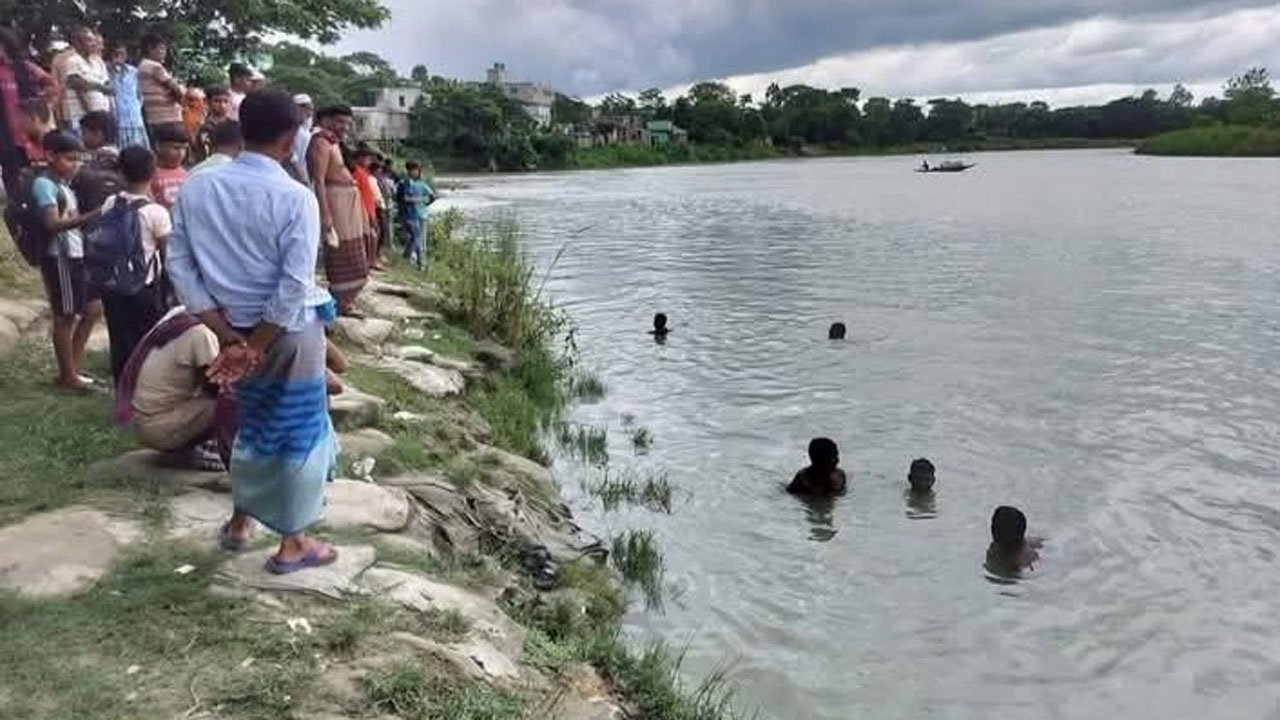Local and diving teams are working to rescue the child