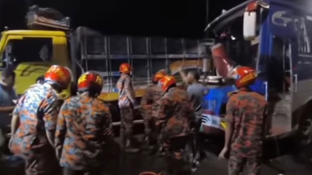 Padma Bridge bus-truck collision