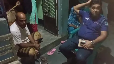 দামুড়হুদায় ভারতীয় রুপার গহনাসহ বাস সুপারভাইজার গ্রেফতার