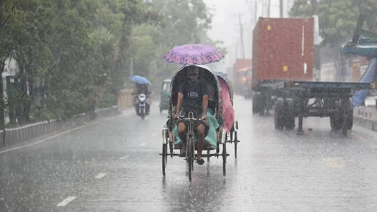 ঢাকায় হালকা বৃষ্টির সম্ভাবনা, তাপমাত্রা থাকবে আগের মতোই