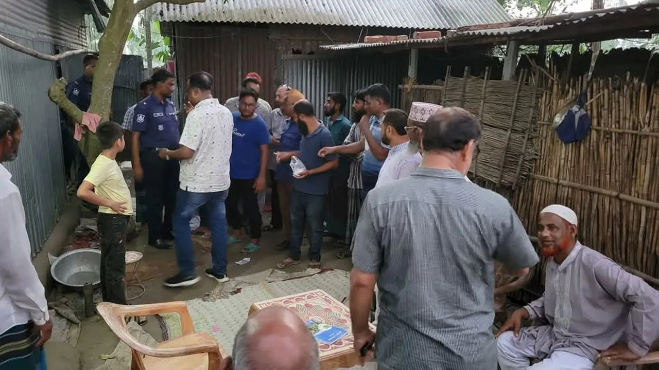 কুড়িগ্রামে স্কুলছাত্রীর ঝুলন্ত লাশ উদ্ধার