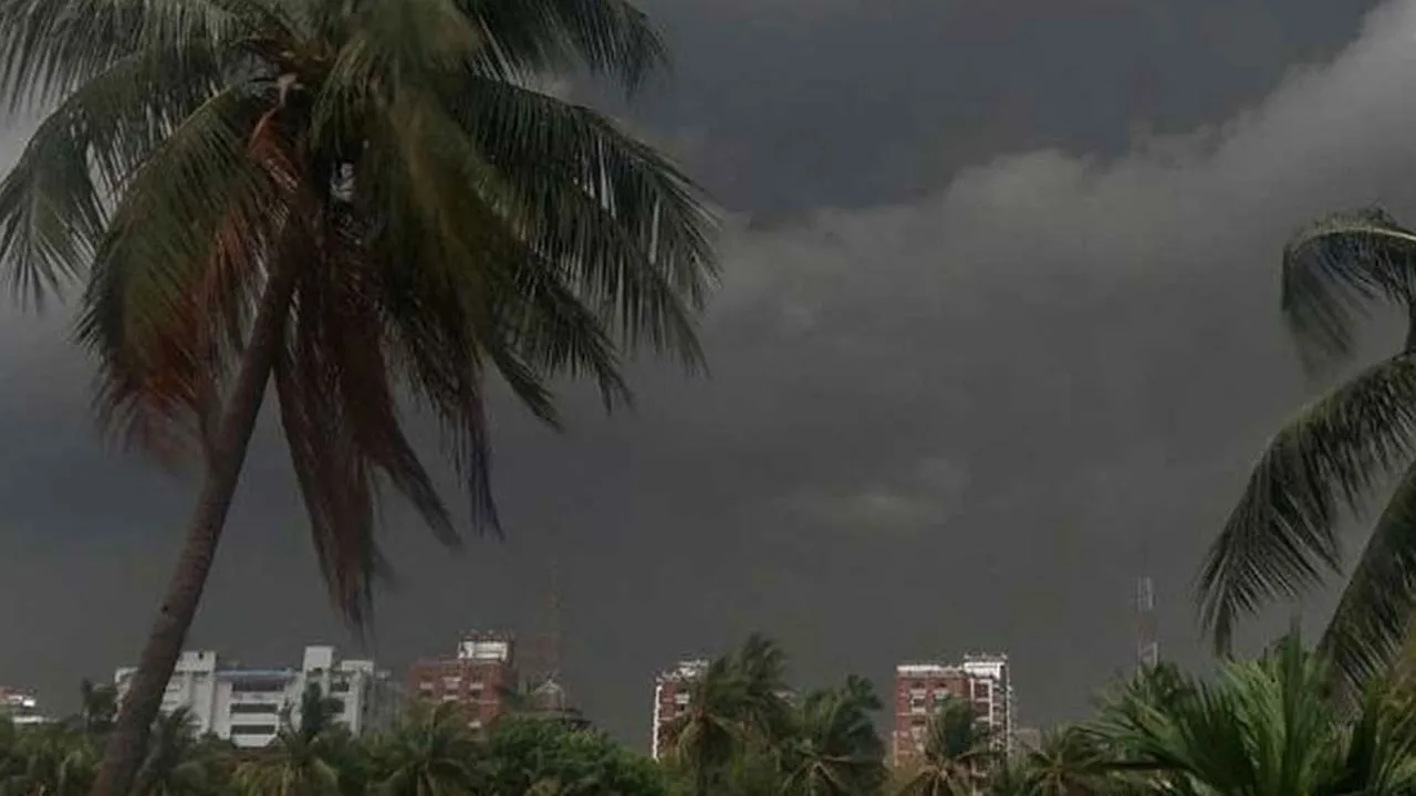 ঢাকাসহ ১৮ অঞ্চলে ৬০ কিমি বেগে ঝড়ের আভাস