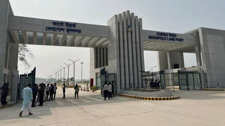 জুলাই গণঅভ্যুত্থান দিবস উপলক্ষে বেনাপোলে আমদানি-রফতানি বন্ধ