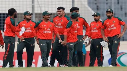 ঘুরে দাঁড়ানোর লক্ষ্যে আজ মাঠে নামছে বাংলাদেশ