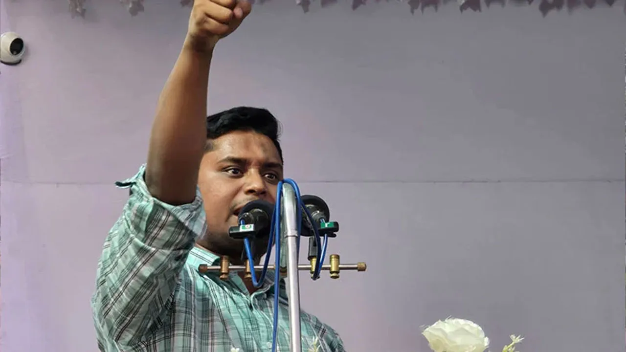 নুসরাত ফারিয়াকে গ্রেফতার বিষয়ে যা বললেন হাসনাত