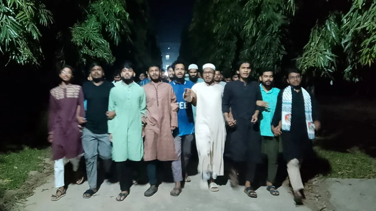 ইসকন নিষিদ্ধের দাবিতে জাবিপ্রবিতে শিক্ষার্থীদের বিক্ষোভ