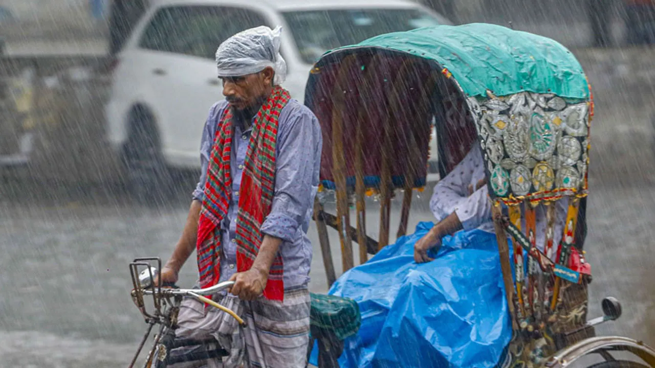 ঢাকায় হালকা বৃষ্টির সম্ভাবনা, তাপমাত্রা থাকবে স্থিতিশীল