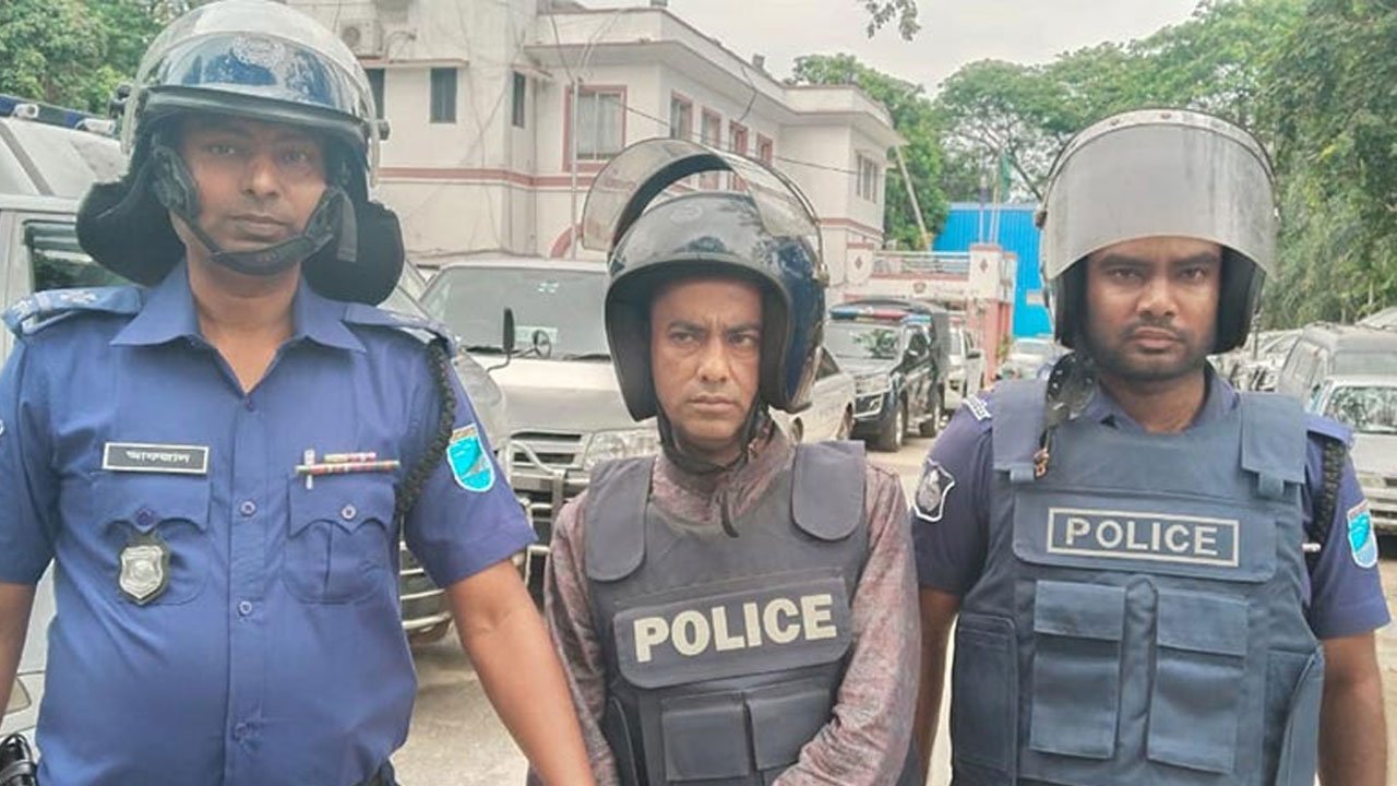 গ্রেফতার হওয়া রিপন (৫১)