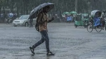 ভোর থেকে ঢাকায় টানা বৃষ্টি, জলাবদ্ধতায় জনভোগান্তি