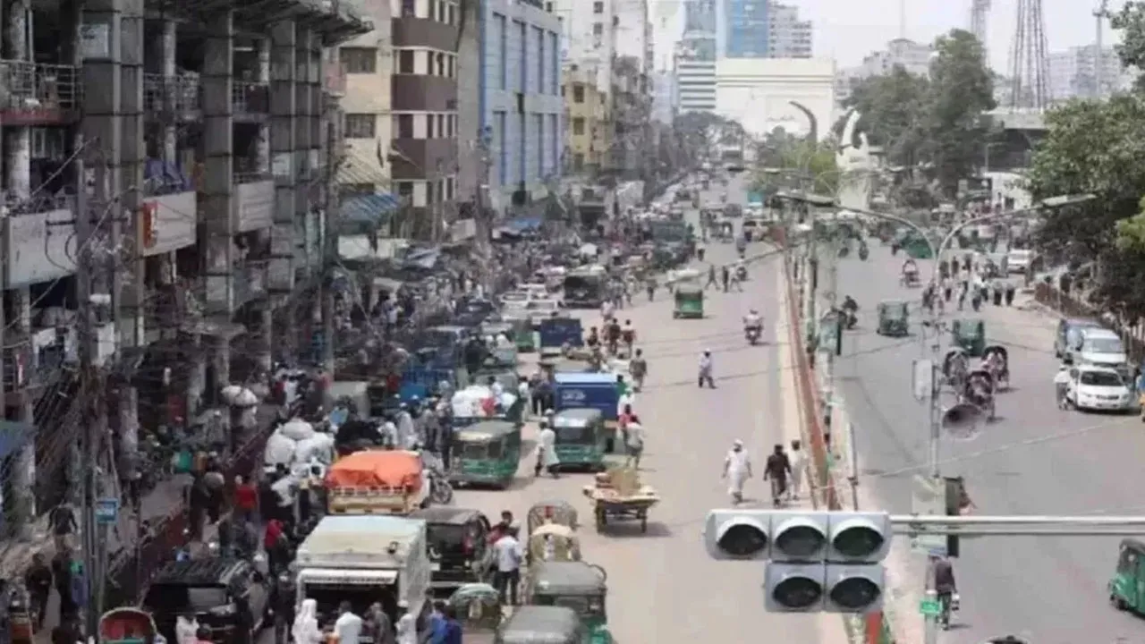সকালের বৃষ্টির পরও ঢাকার বাতাসের মানে অবনতি