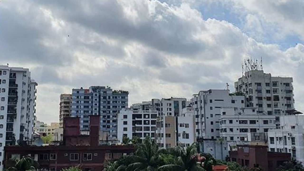 Partly cloudy skies in Dhaka today