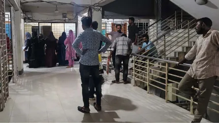কয়রায় ফ্যামিলি কার্ড শুমারি কর্মী নিয়োগ পরীক্ষায় অনিয়মের অভিযোগ, ক্ষুব্ধ পরীক্ষার্থীরা