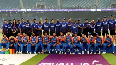 শিরোপা ছাড়াই ভারতের উৎসব, পুরস্কার দিলেন বিসিবি সভাপতি