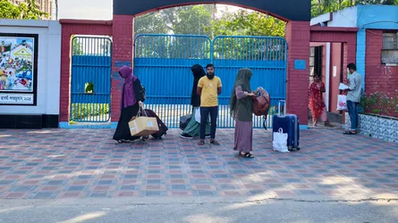 হল ছাড়ার নির্দেশনা থাকলেও বাকৃবি শিক্ষার্থীরা অবস্থান করছেন হলে