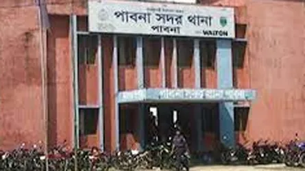 পাবনায় বজ্রপাতে বুক ছিদ্র হয়ে গৃহবধূর মৃত্যু