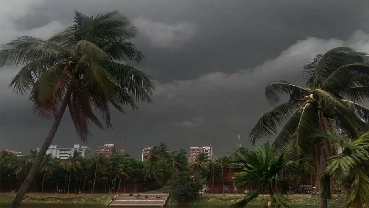 ১০ অঞ্চলে ৬০ কিমি বেগে ঝড়ের আভাস