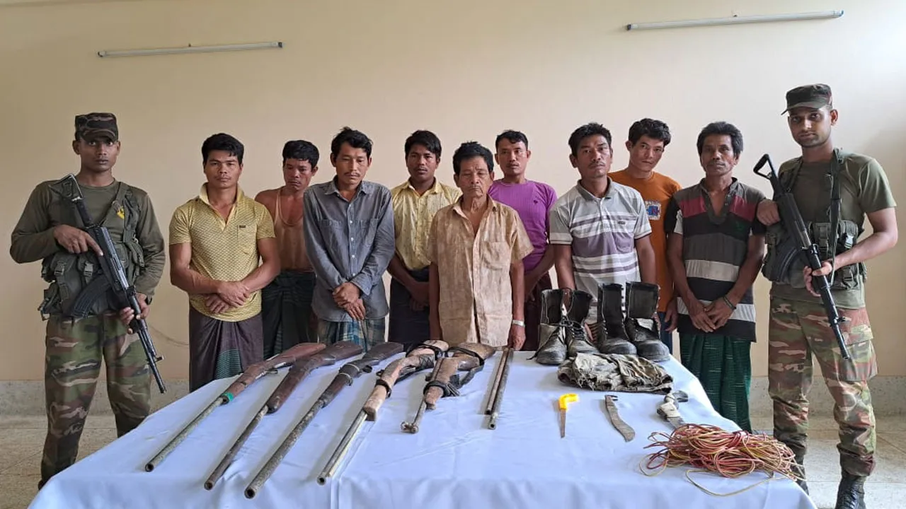 বান্দরবানে অভিযানে অস্ত্রসহ আটক ৯