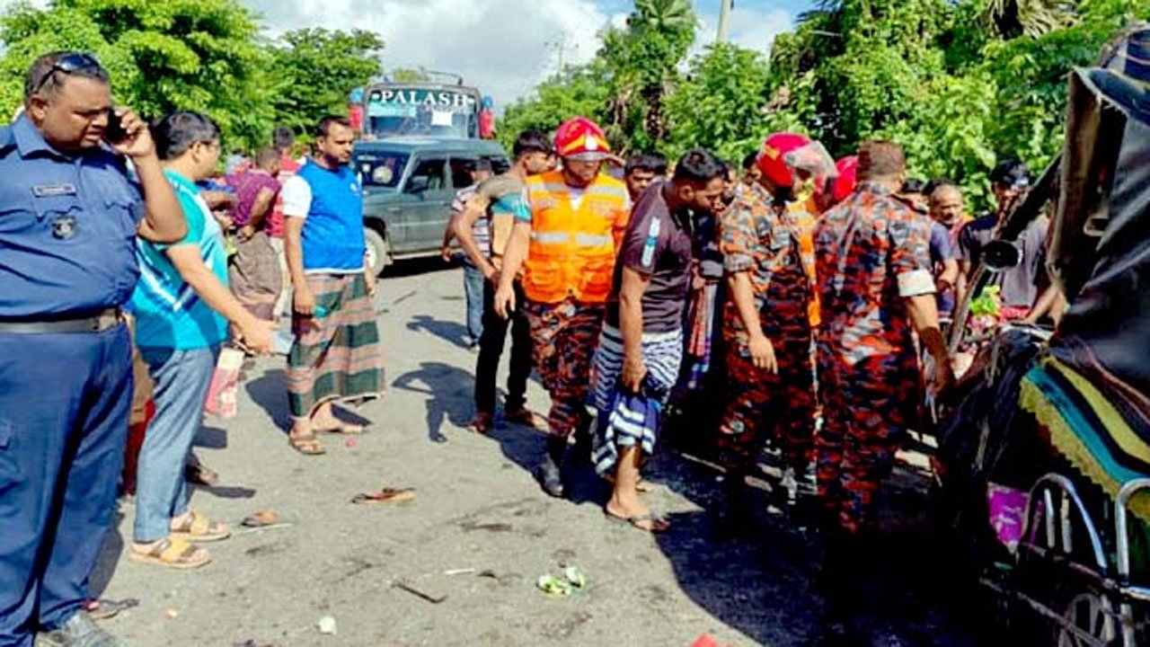Police and fire service at the scene of the accident