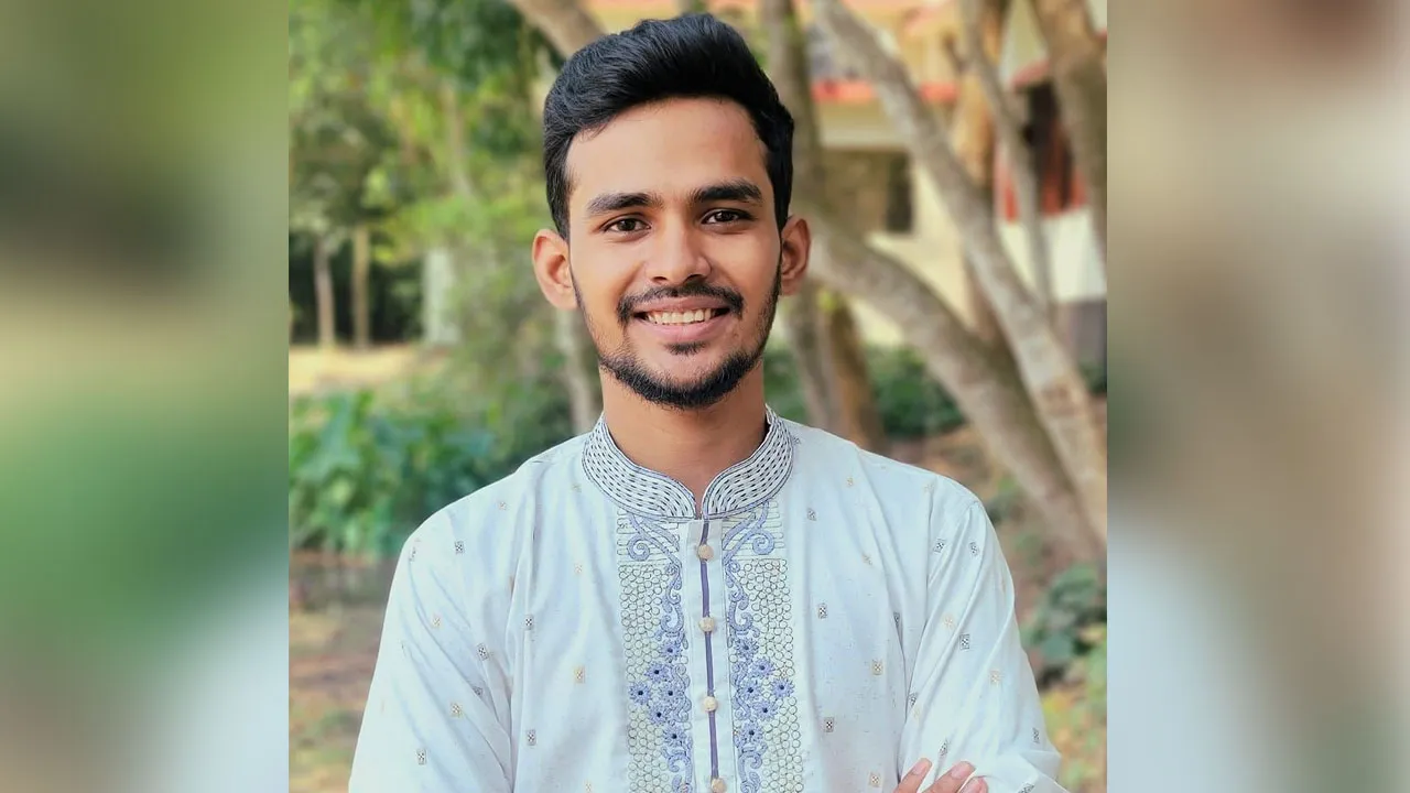 ঈদে আনন্দে বাড়ি ফেরা নিশ্চিতে সরকার বদ্ধপরিকর : উপদেষ্টা আসিফ মাহমুদ