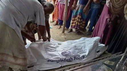 কুষ্টিয়ায় কবরস্থানে নেয়ার পথে গৃহবধূর লাশ আটকে দিলো পুলিশ