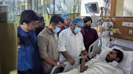 চীন থেকে ফিরেই নুরের খোঁজ নিতে ঢামেকে নাহিদ-সারজিস