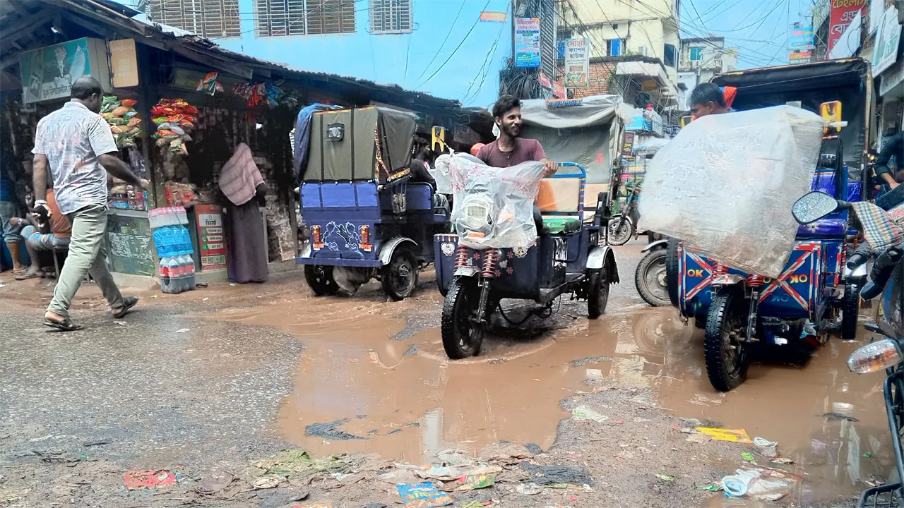 প্রথম শ্রেণির পৌরসভা হয়েও নানাবিধ সমস্যায় দাগনভূঞা পৌরসভা