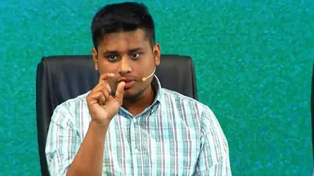 যুক্তরাষ্ট্রে আখতারের হামলায় ক্ষুব্ধ প্রতিক্রিয়া হাসনাতের ফেসবুকে