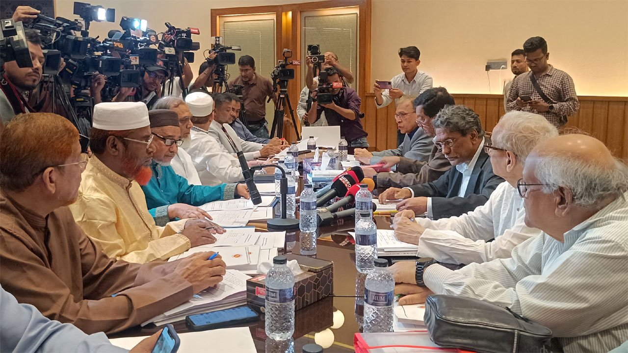 জাতীয় ঐকমত্য কমিশনের সাথে বৈঠকে জামায়াত