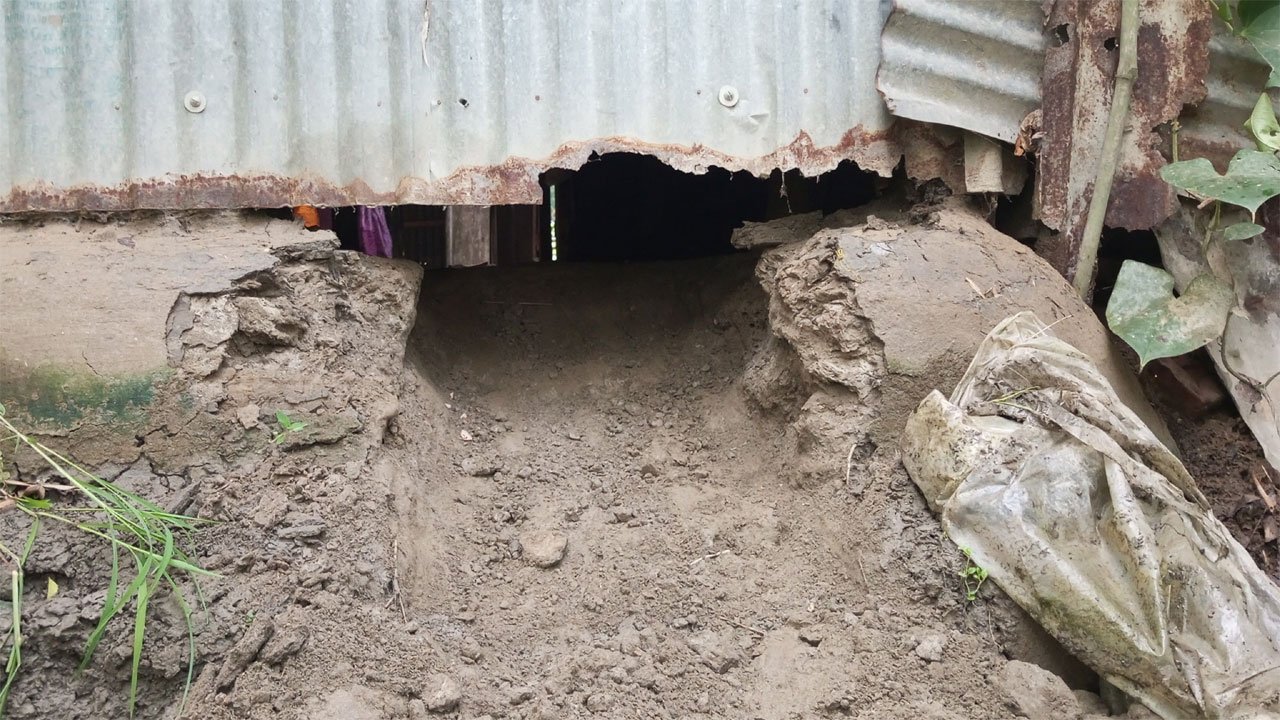 Two houses in Saturia robbed by cutting through drains