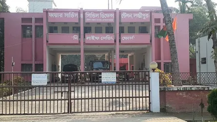 লক্ষ্মীপুরে আগুনে ১০ দোকান পুড়ে ছাই