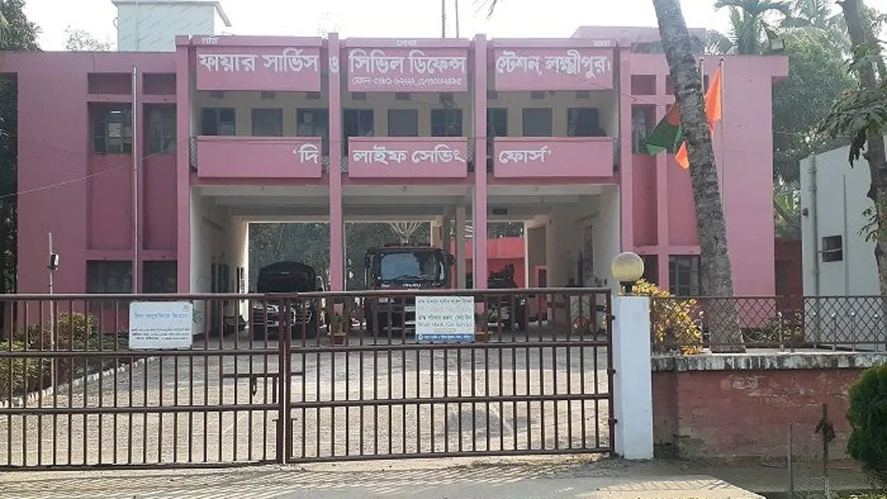 লক্ষ্মীপুরে আগুনে ১০ দোকান পুড়ে ছাই