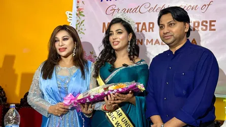 মিস স্টার ইউনিভার্সের মুকুট জয় করলেন অনন্যা আফরিন