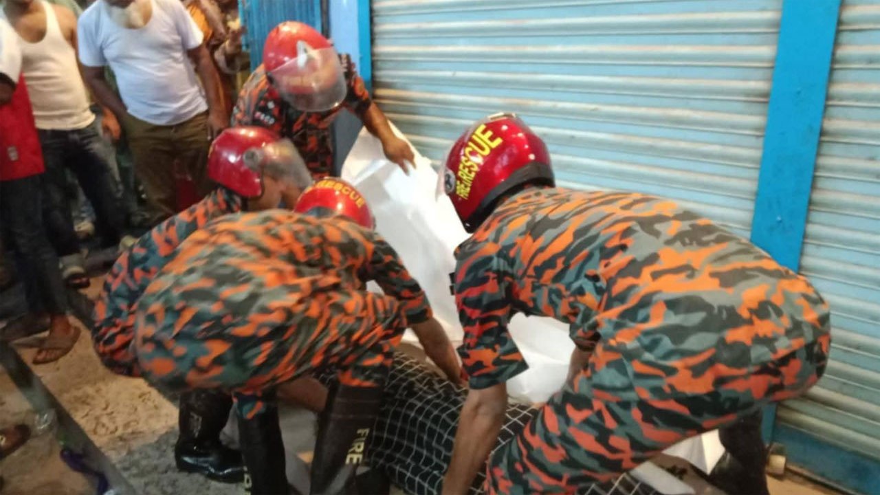 Two separate road accidents in Munshiganj within 17 hours