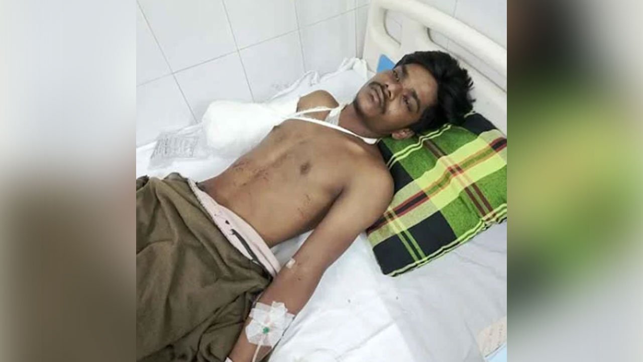 আহত মঞ্জয় মল্লিক (১৮)