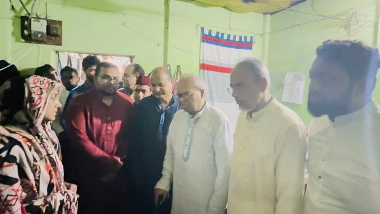 ঈদের দিন শহীদ রিকশাচালক জনাব কামালের বাসায় রিজভী