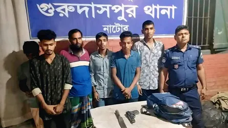 গুরুদাসপুরে ডাকাত দলের ৬ সদস্য আটক