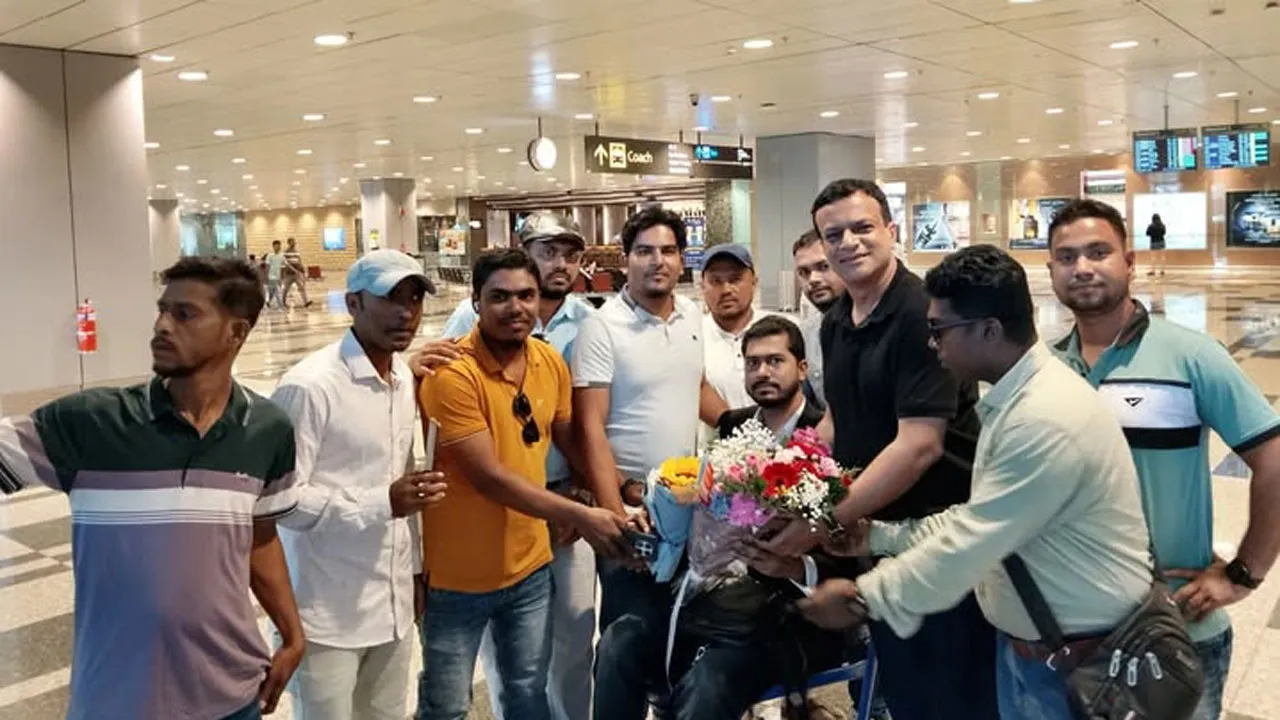 সিঙ্গাপুরে পৌঁছেছেন নুরুল হক নুর
