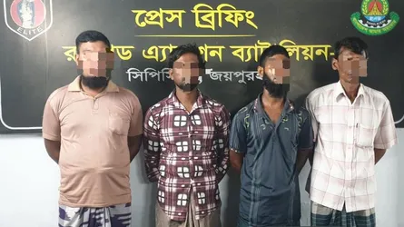 মহাদেবপুরে কষ্টিপাথরের বিষ্ণুমূর্তিসহ ৪ জন আটক