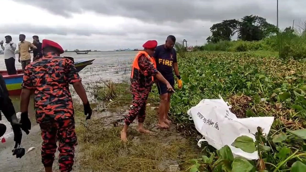 A fire service diving team has recovered the body of missing mason Md. Lokman Hossain (28).