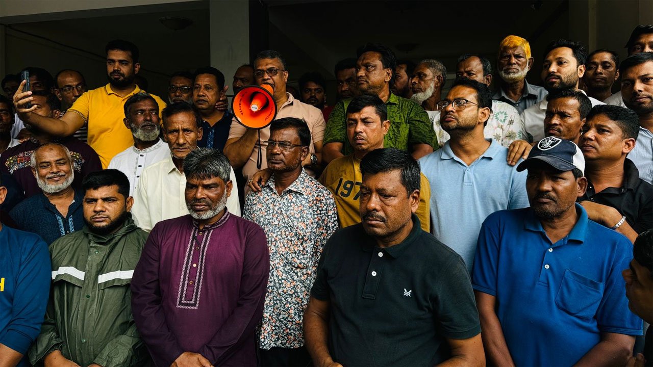 Some of the protesters at the UNO office premises