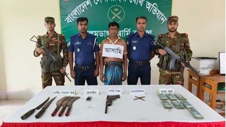 চুয়াডাঙ্গায় বিদেশী পিস্তলসহ সন্ত্রাসী আটক