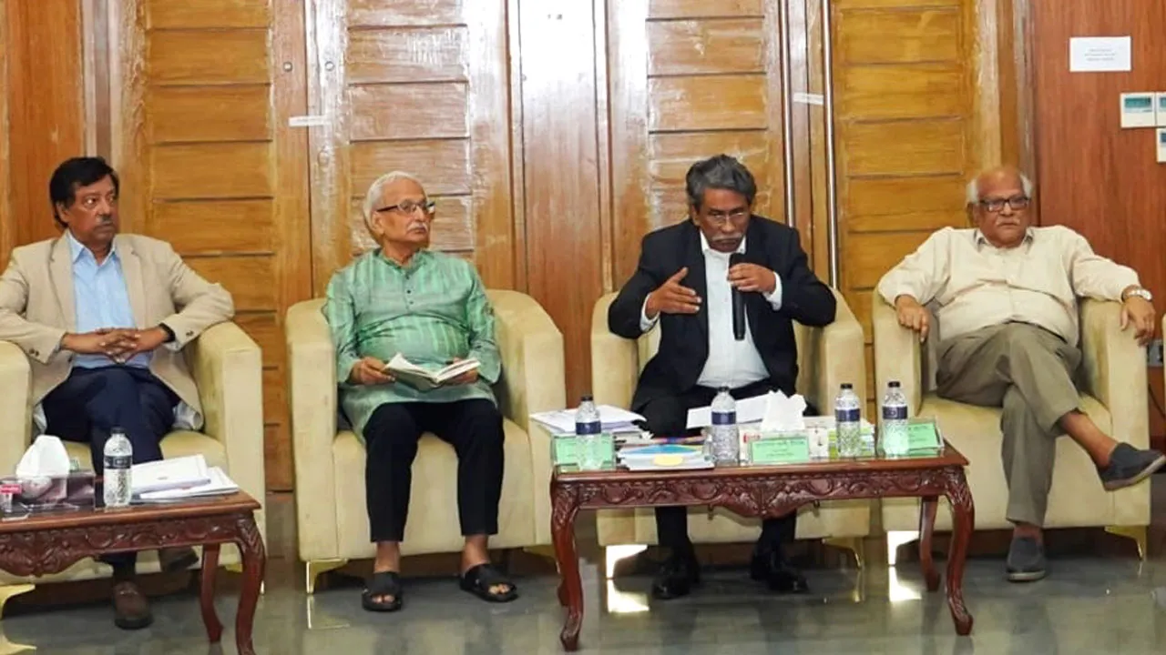 মূল সংস্কার ইস্যুতে ঐকমত্যে পৌঁছাতে হিমশিম খাচ্ছে কমিশন