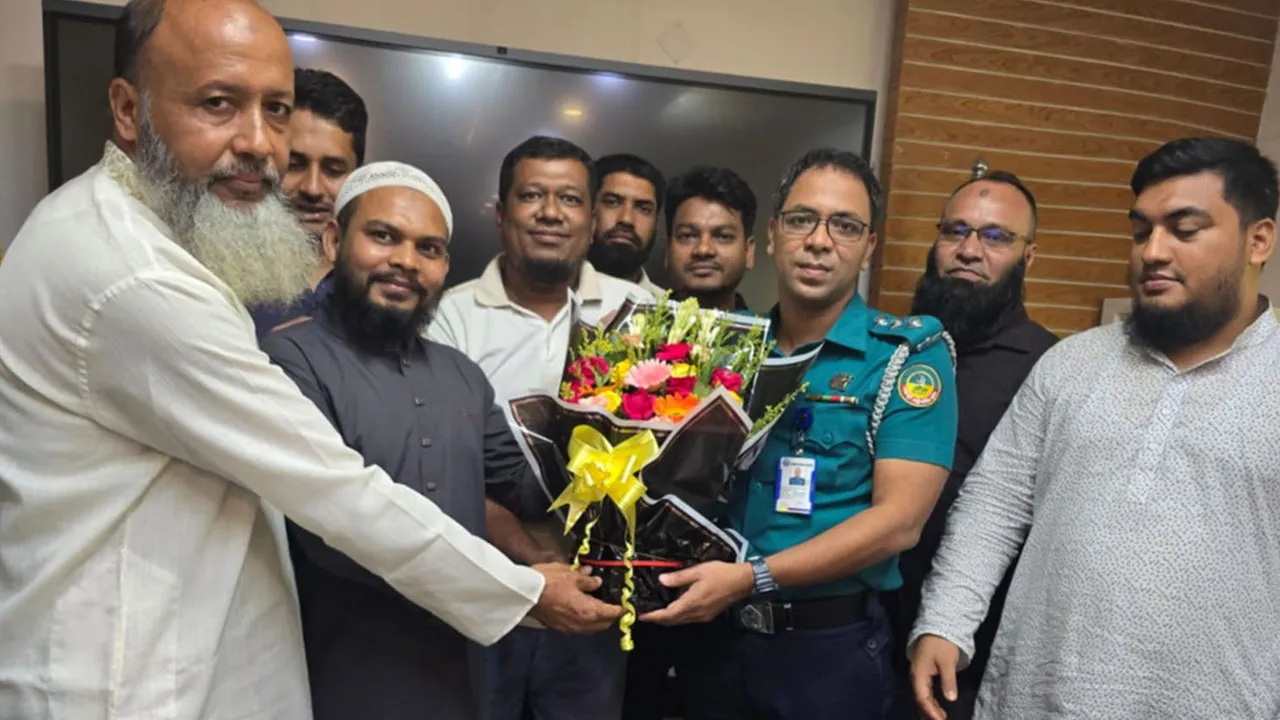 রয়েল জেলা ব্যবসায়ীদের সাথে জিএমপি কমিশনারের মতবিনিময় সভা