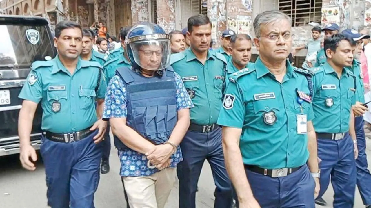 ট্রাইব্যুনালে হাজির সাবেক আইজিপি মামুন