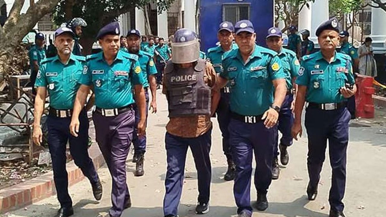 সাবেক আইজিপি শহীদুলসহ ৩ জন ট্রাইব্যুনালে হাজির