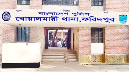 বোয়ালমারীতে গাছচাপায় শ্রমিকের মৃত্যু