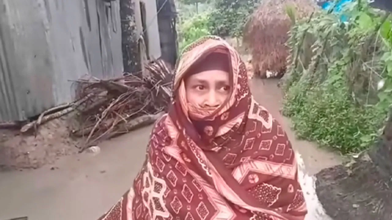 চরফ্যাশনে ভারি বৃষ্টিপাতে পানিবন্দি ৪০ পরিবার