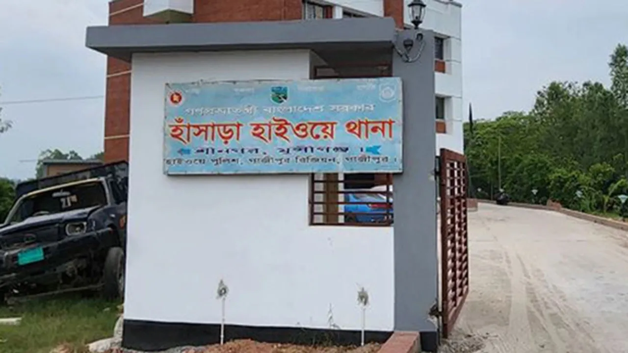 মুন্সীগঞ্জে প্রাইভেটকারের চাপায় পথচারী নিহত, চালক আটক